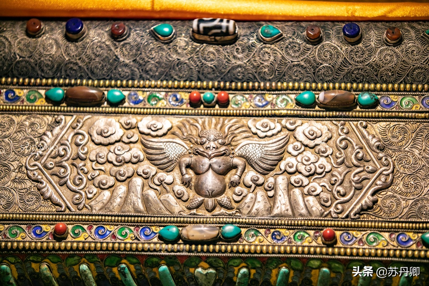 藏传佛教中的"九眼天珠"是何物?