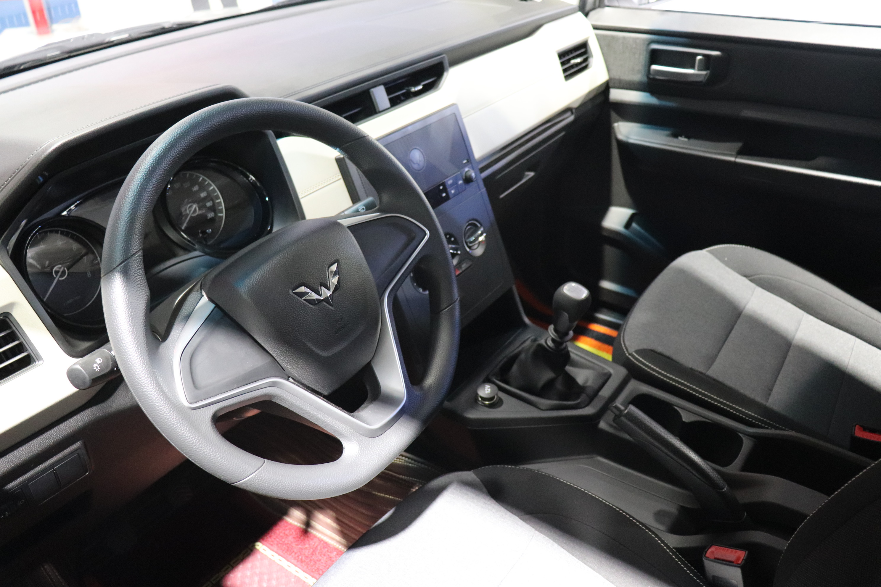 空间大、价格低，这3款车堪称创业好伙伴