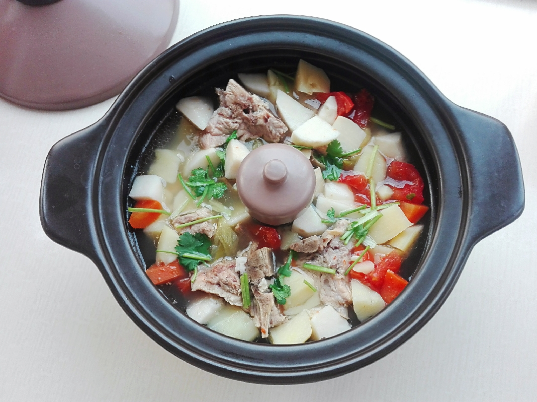 排骨和它是绝配，切成块锅中一煮，汤浓肉香无腥味，营养高又解馋