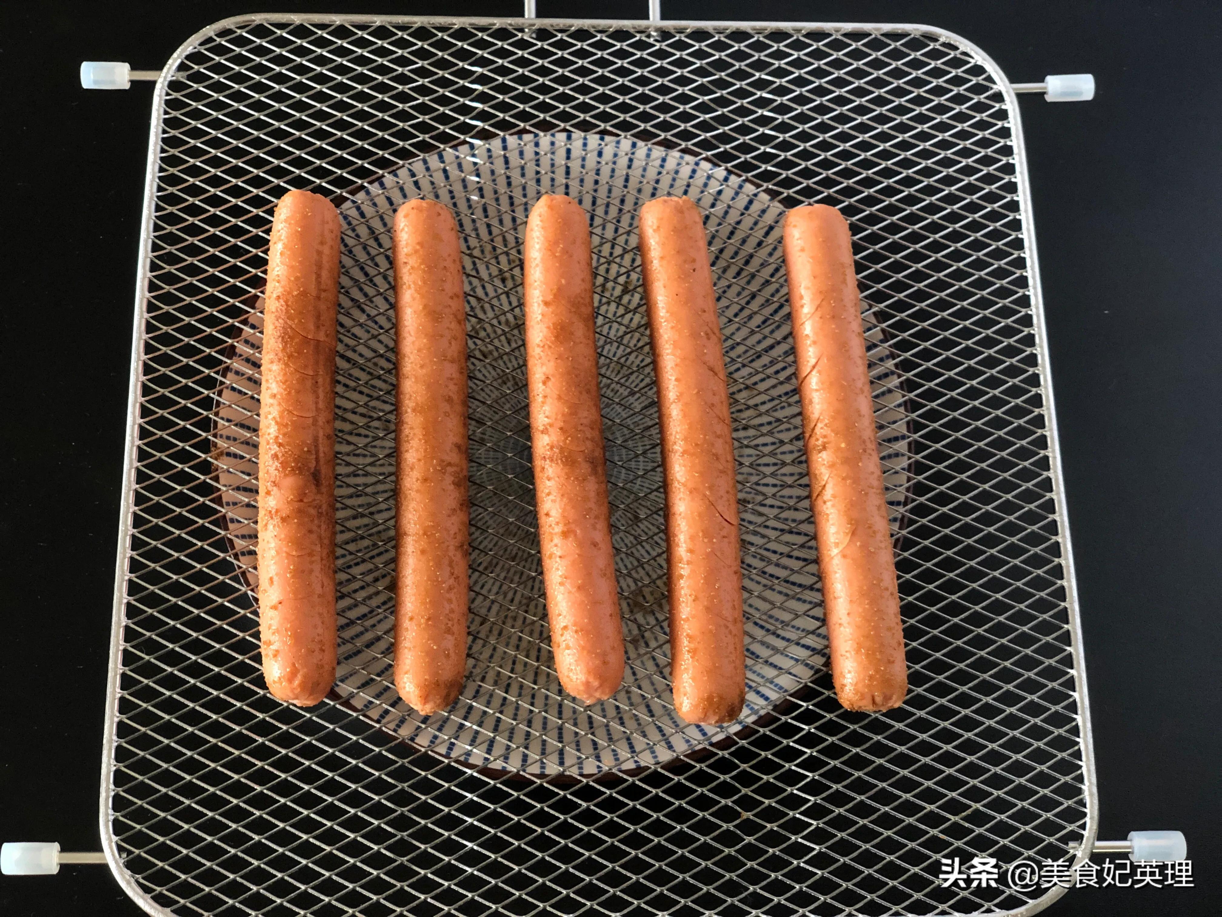 火腿肠简单加工，秒变大排档明星！外脆里香巨好吃！还原儿时味道