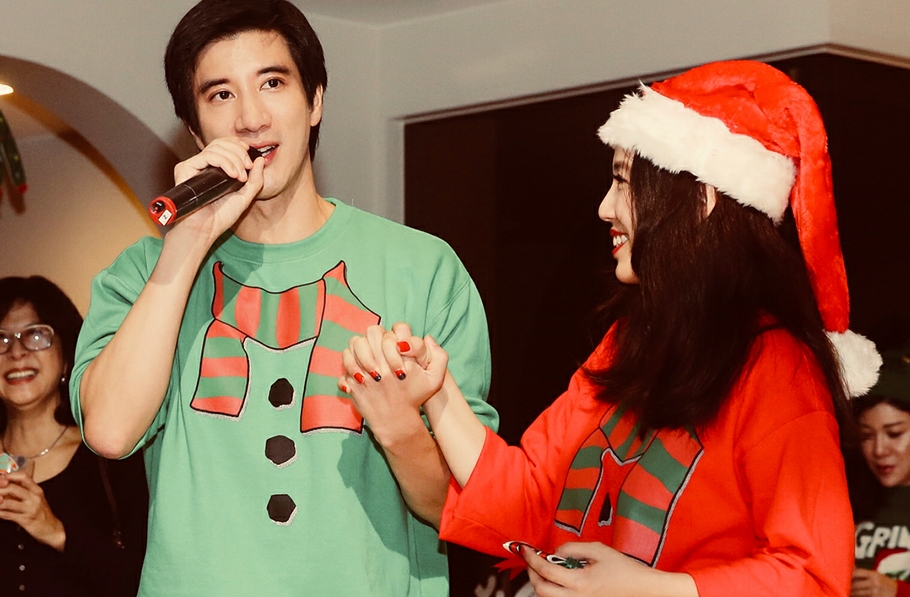 王力宏罕見曬大哥，王力德穿白大褂做科研，研究血癌學歷全家最高