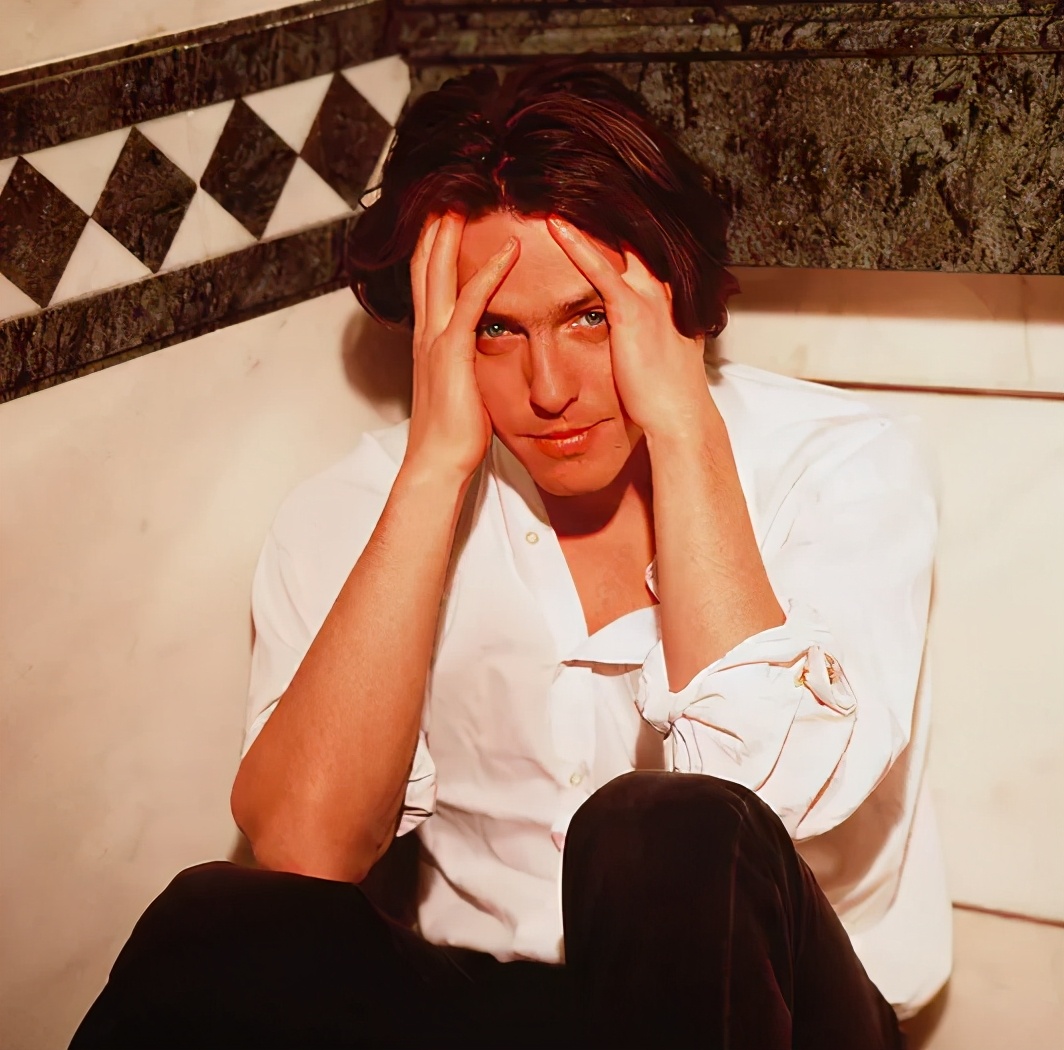 渣英国男神脚踏两只船女友同时怀孕生子三角虐恋太狗