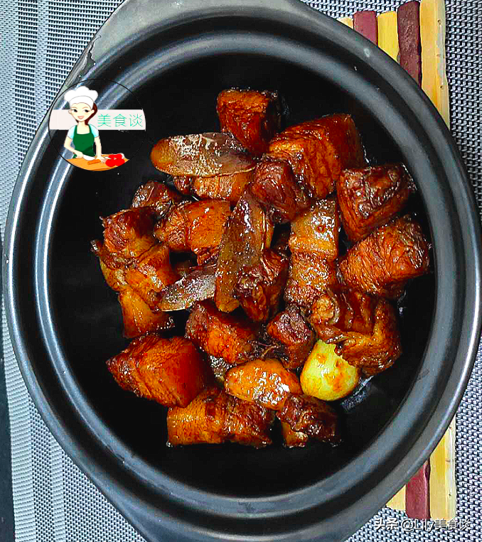 紅燒肉的家常做法，不炒糖色、不加大料，簡單一燜，色澤紅亮鮮香