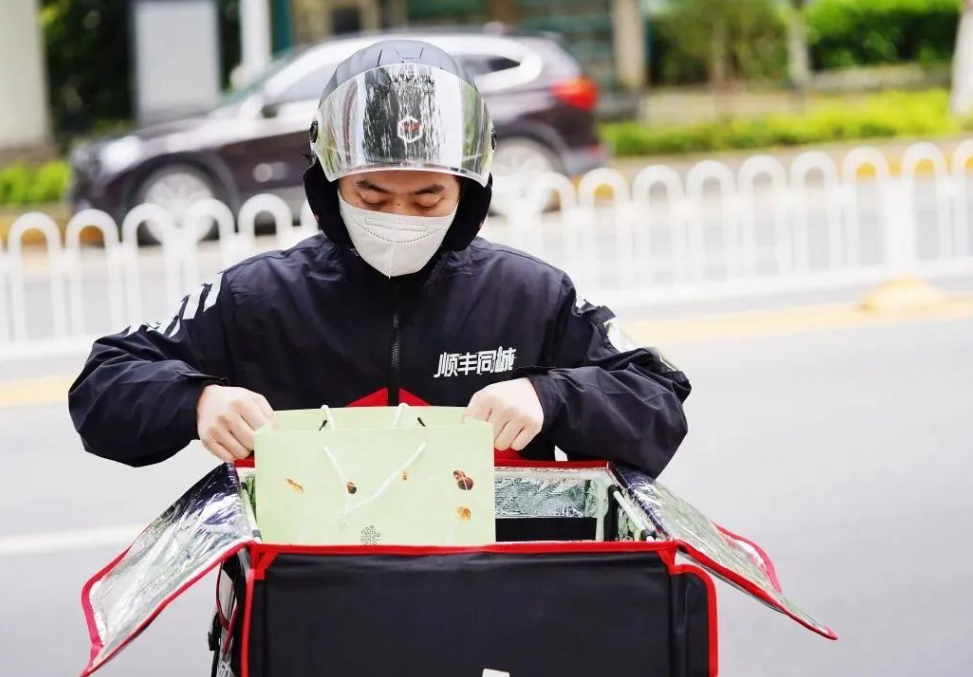 中国新的外卖巨头出现：老板有着千亿身家，平