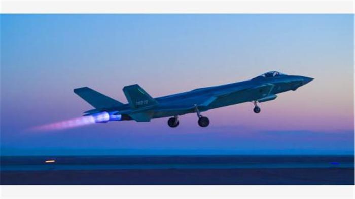 担忧的来了！歼-20或迎来巨变，美：歼-20有美军