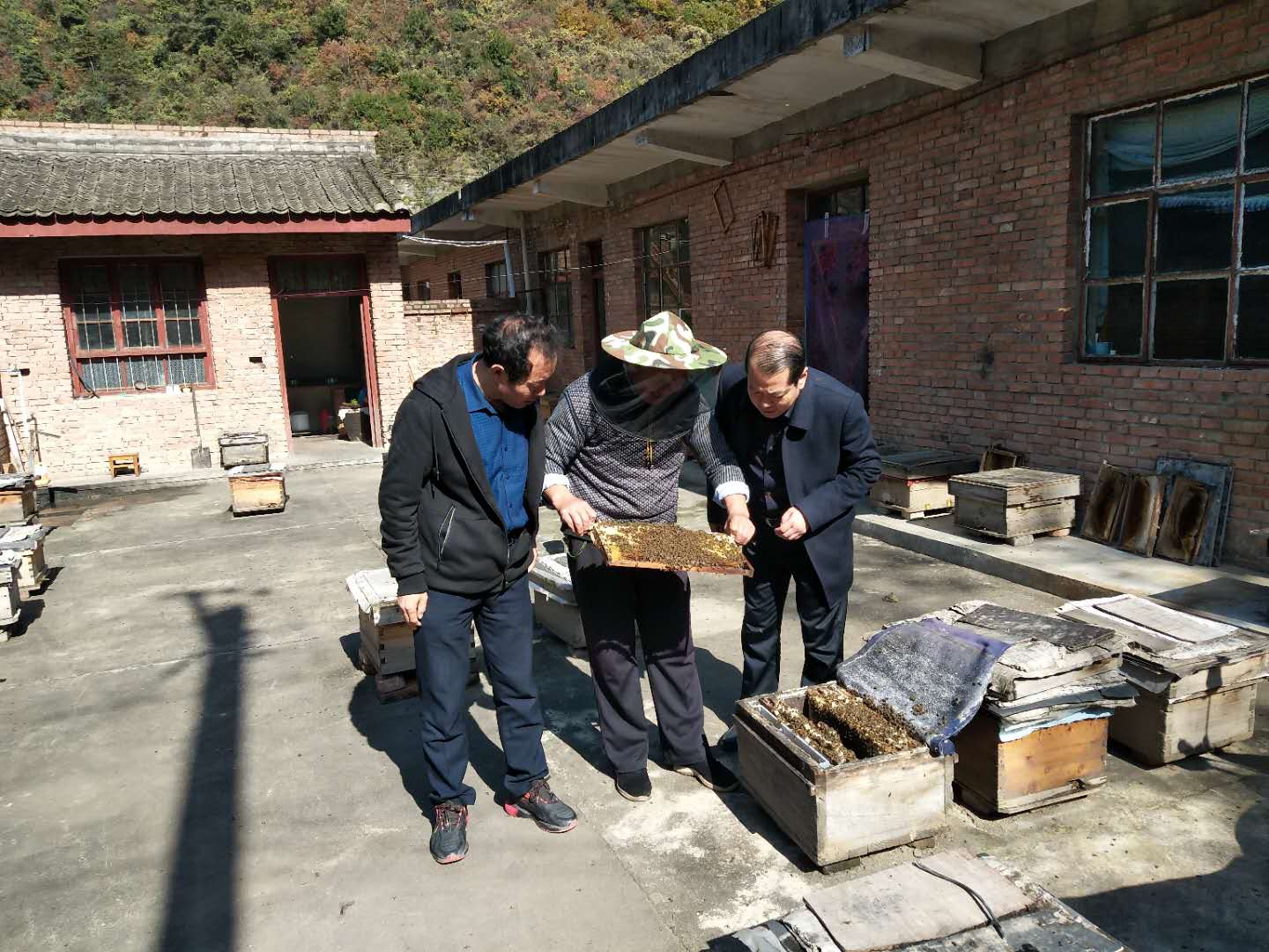 省摄影家协会走进天水开展"脱贫攻坚&bull;圆梦小康"摄影采风创作活动