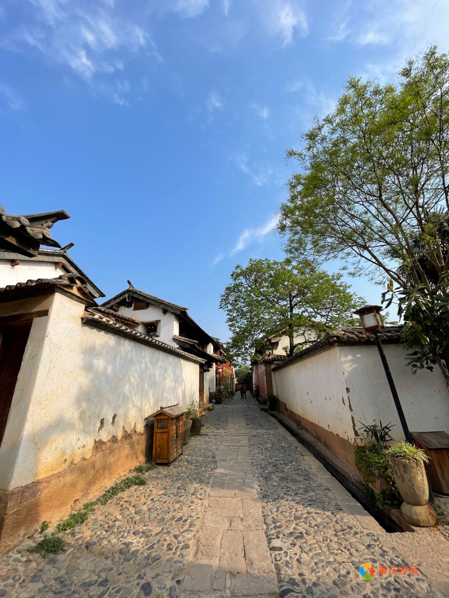 重庆小两口环游中国：让人离不开的沙溪，乡村书局也卖咖啡