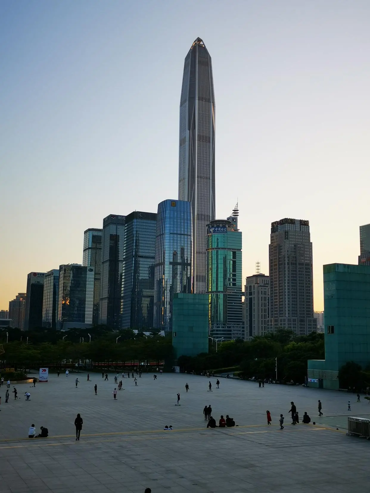 美如画！从不同角度看深圳第一摩天楼，无愧深圳地标！