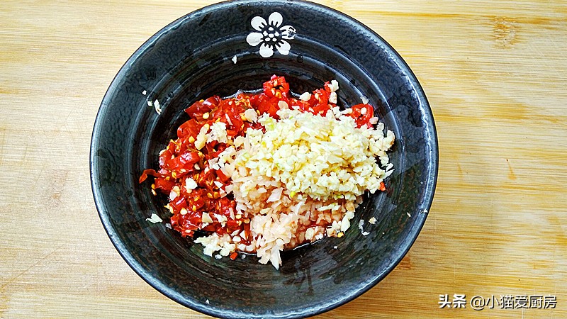 图片[4]-我喜欢的“剁椒鱼头” 用泡辣椒做的 味道很好 春节少不了-起舞食谱网