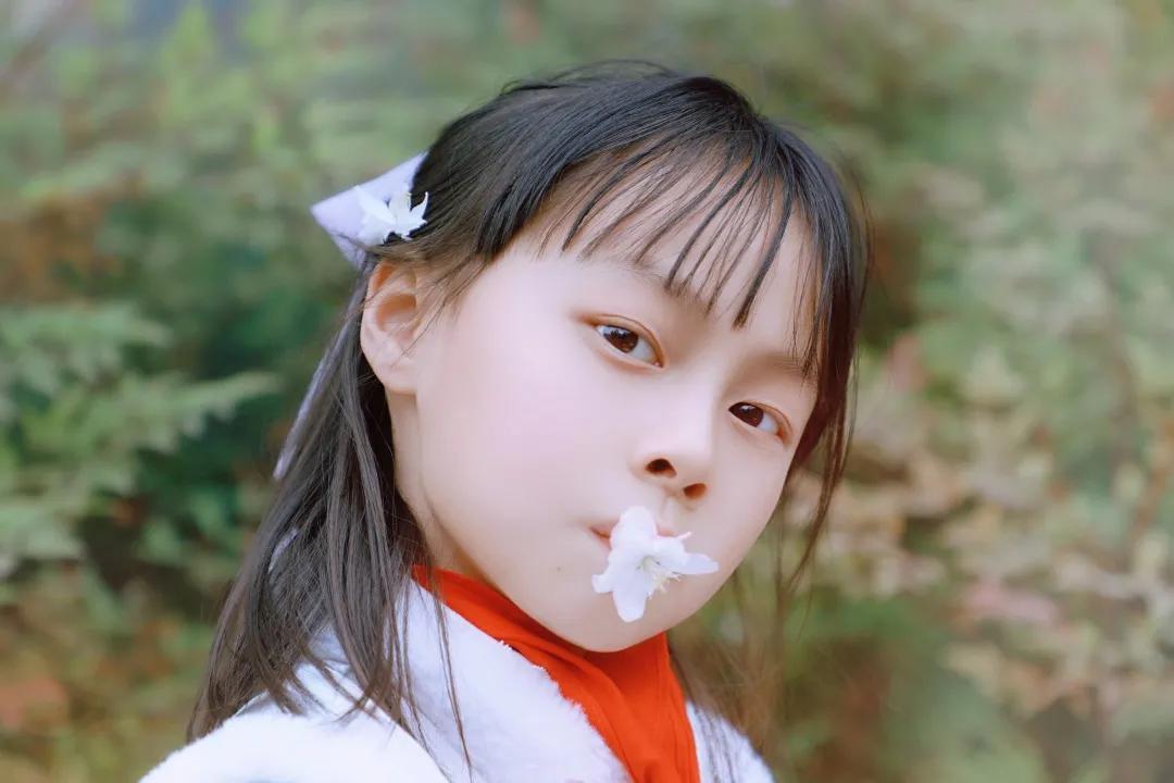 带上五官到校园里寻找春天——成都市华中附小大自然的语文课