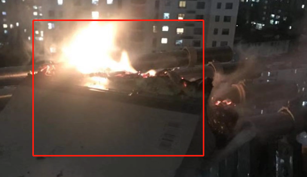 爸爸辅导功课怒点作业本险烧邻居家？怎么回事？辅导作业成难题