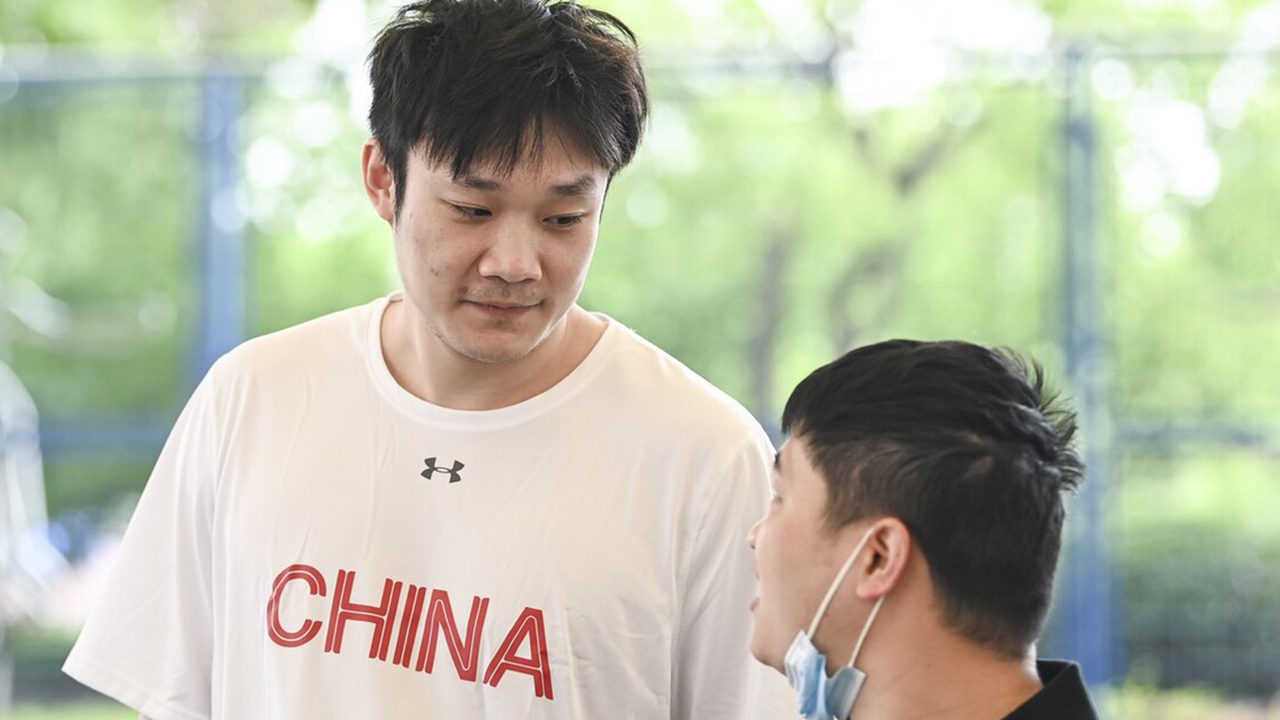 巩晓彬重要职务被撤，山东男篮人事变动，丁彦雨航有望回归？