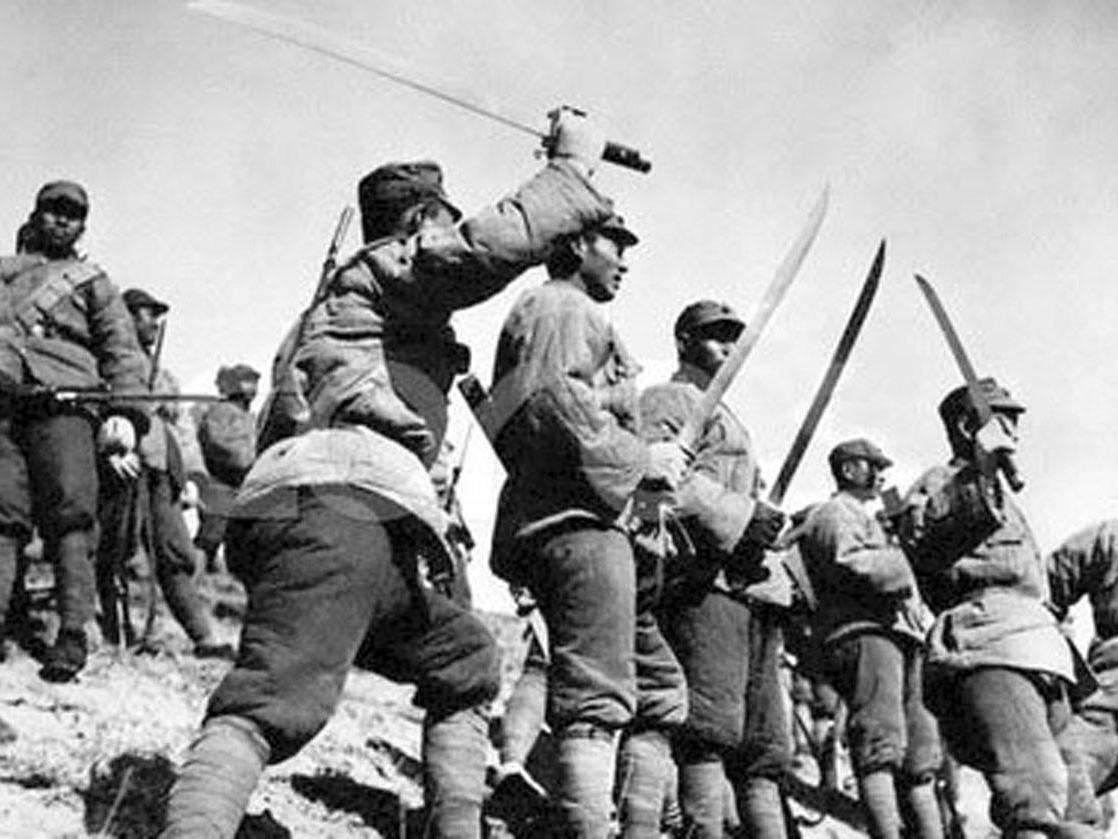 抗日战争时期，日军拼刺刀我军也会配合，用枪
