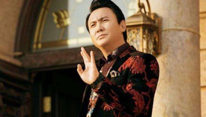 综艺的明星滤镜有多重，看到彭昱畅就知道，难