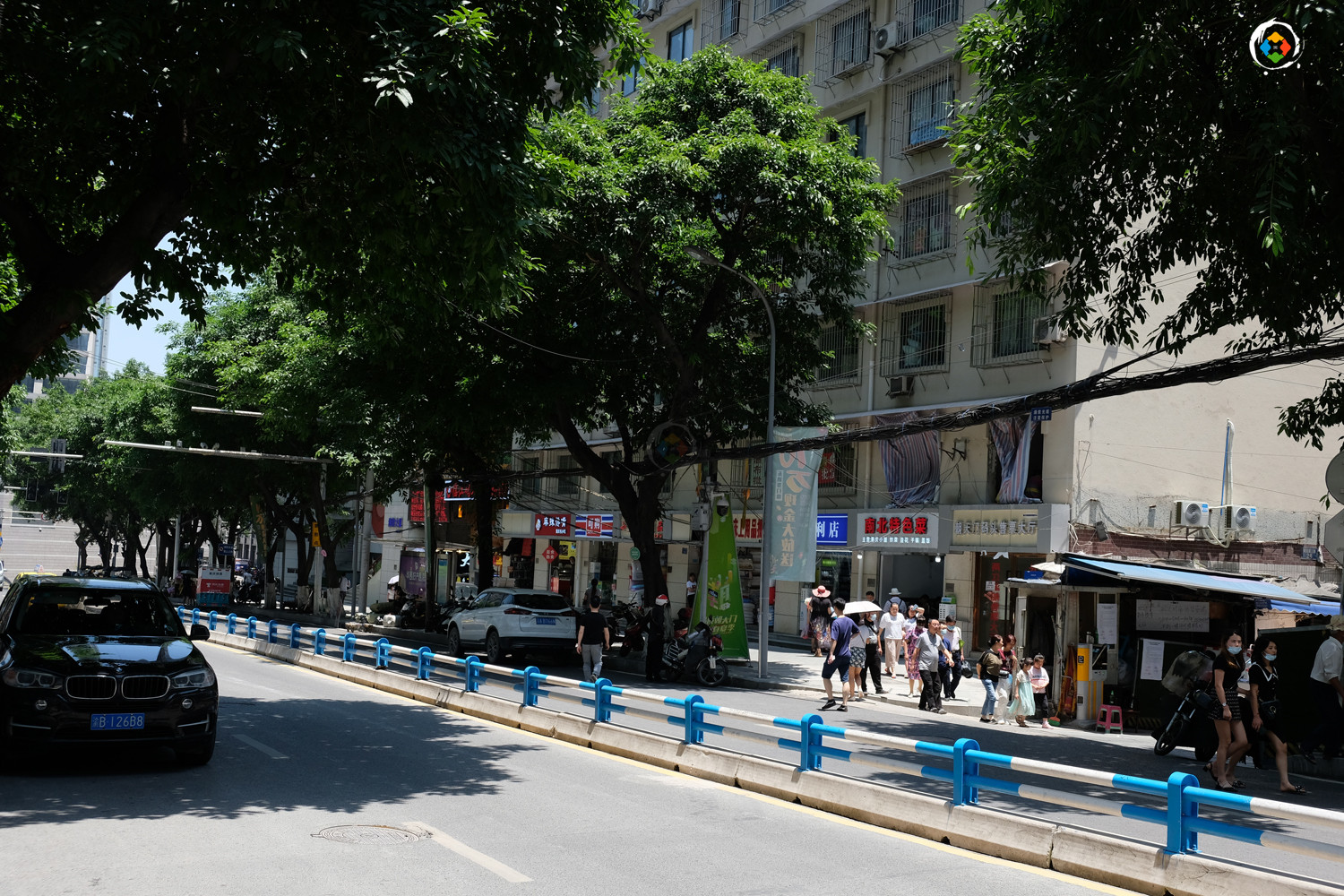 2020解放碑论坛：重庆崽儿周运担任主持人，带动消费升级