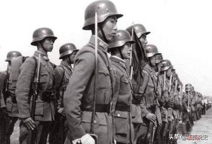 国民党上将张治中，建国后担任国防副主席，为