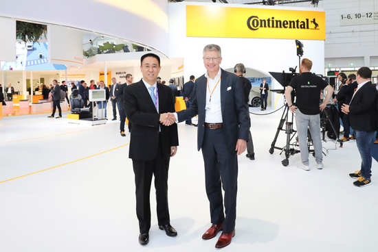 许家印造车决心有多大？考察德国车展引强援为