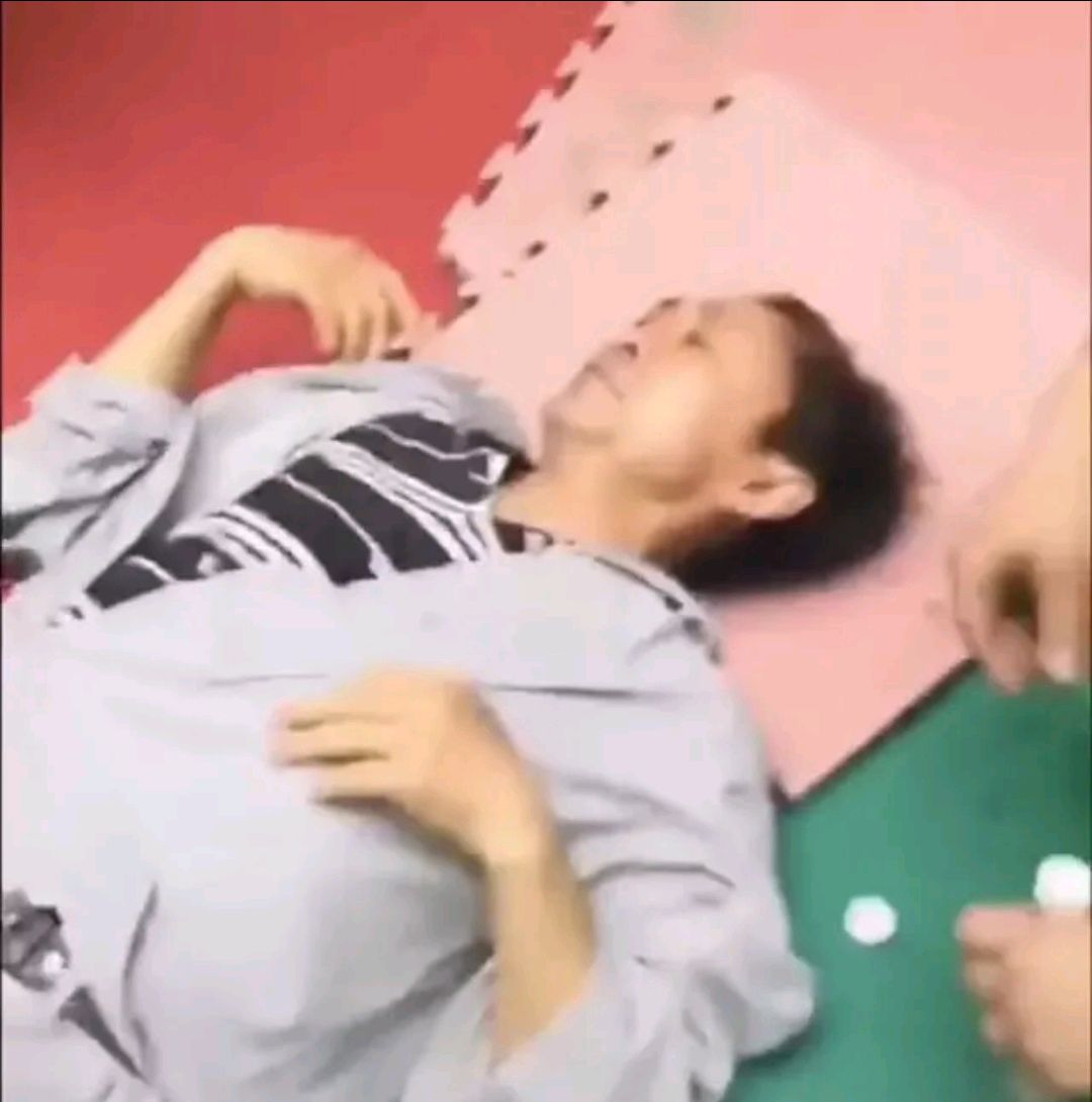 马保国鼻青脸肿还自夸，称自己点到为止，对方无武德偷袭69岁老人