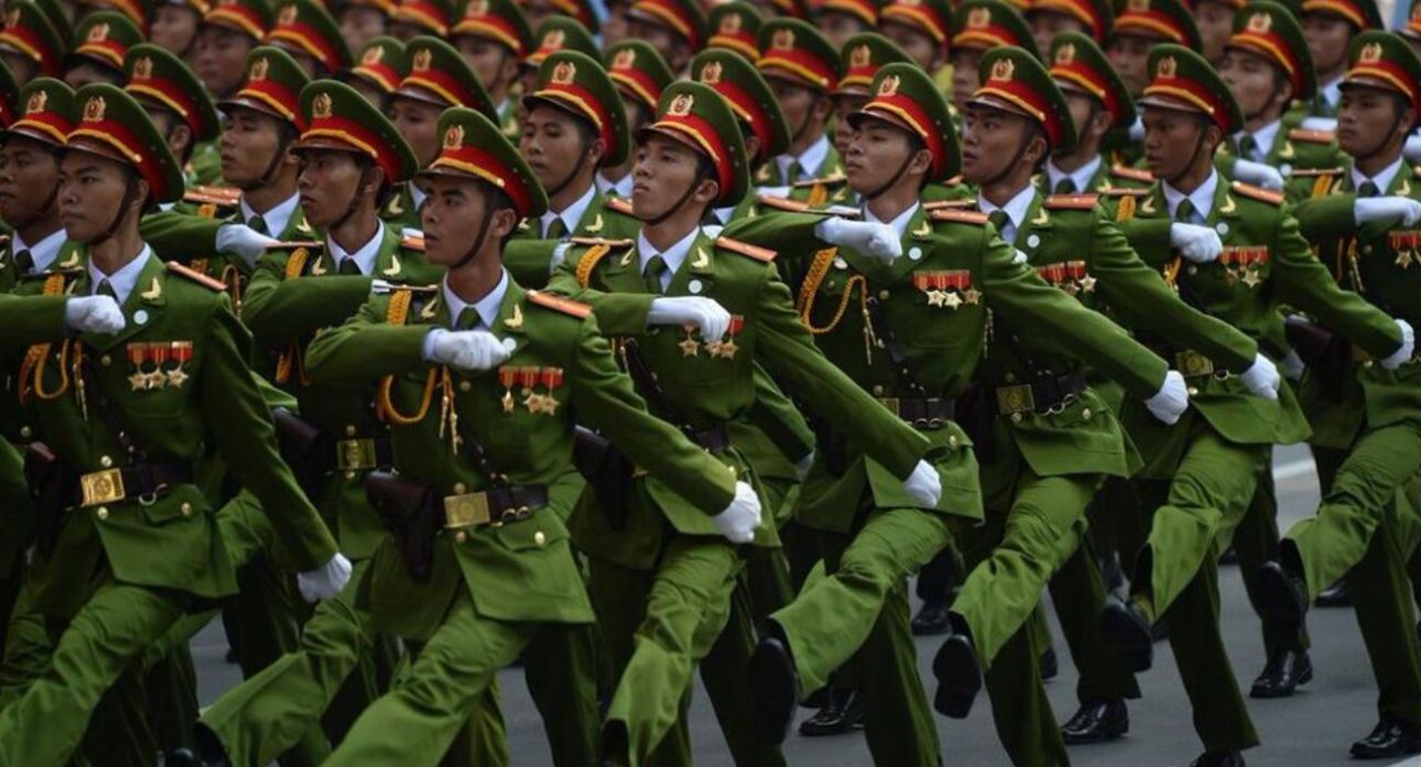 为何当初的越南敢和三国同时开战，还敢跨国作