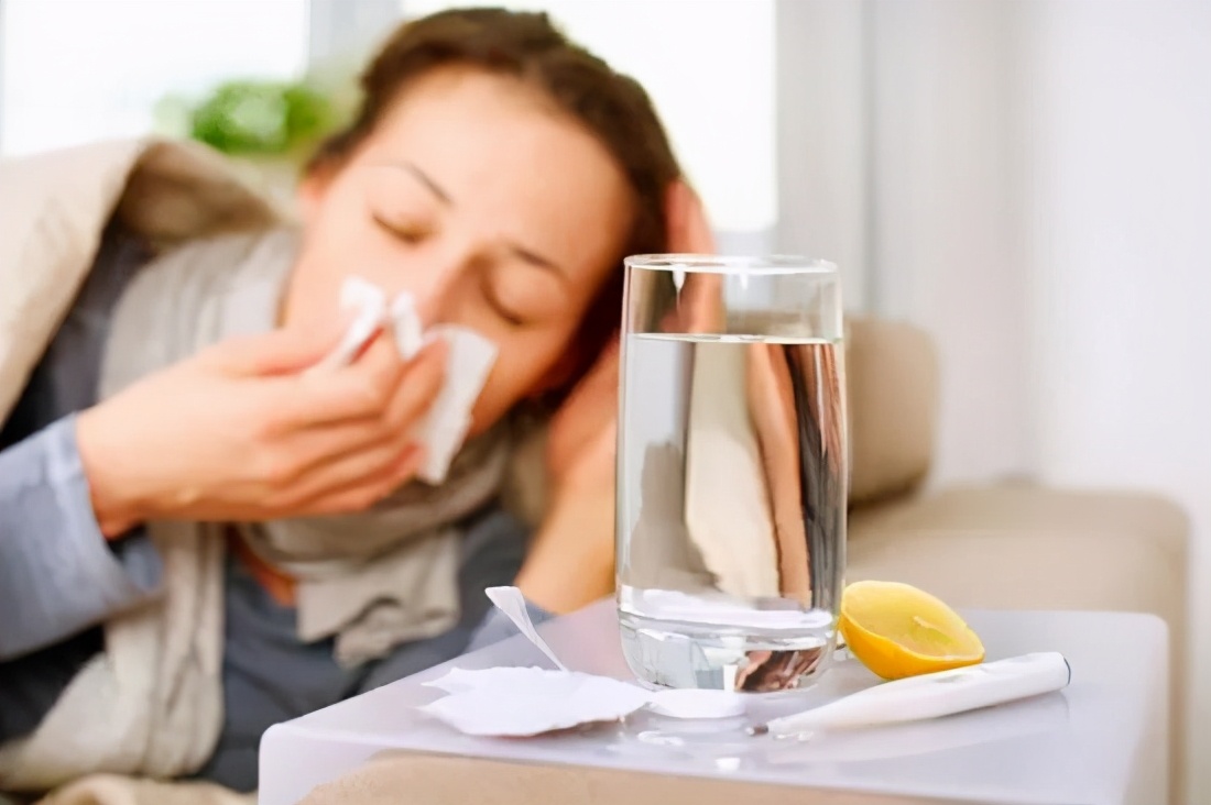 多喝水是治愈感冒的「良药」？水中毒是喝出来的吗？