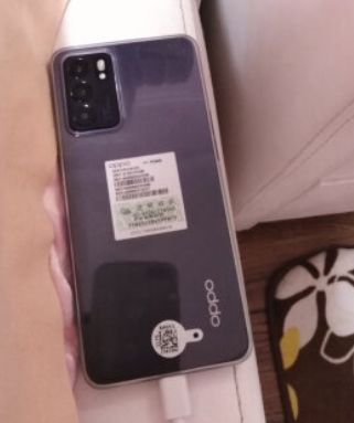 给女友买了OPPOReno6，手机颜值太高了，女朋友都快给我腻味坏了