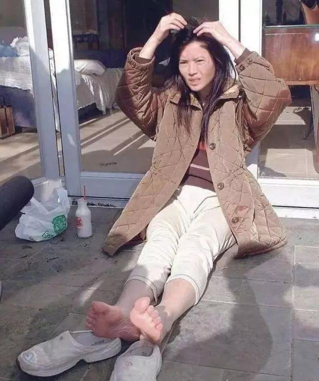 12位不生孩子的香港女星，有人幸福，有人后悔，