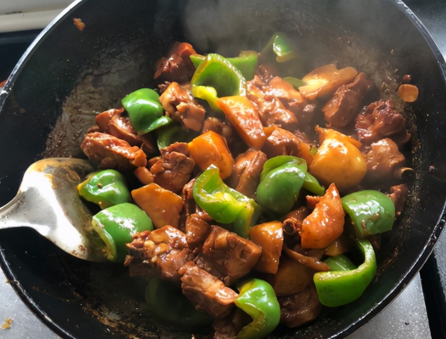 图片[5]-青椒炒鸡腿的做法步骤图 炒一炒特鲜美-起舞食谱网