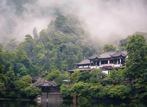 巴蜀“青城天下幽”易学问道青城山