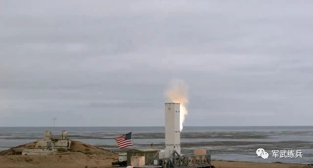 美军官：可把中国军舰赶一起用导弹歼灭，先问