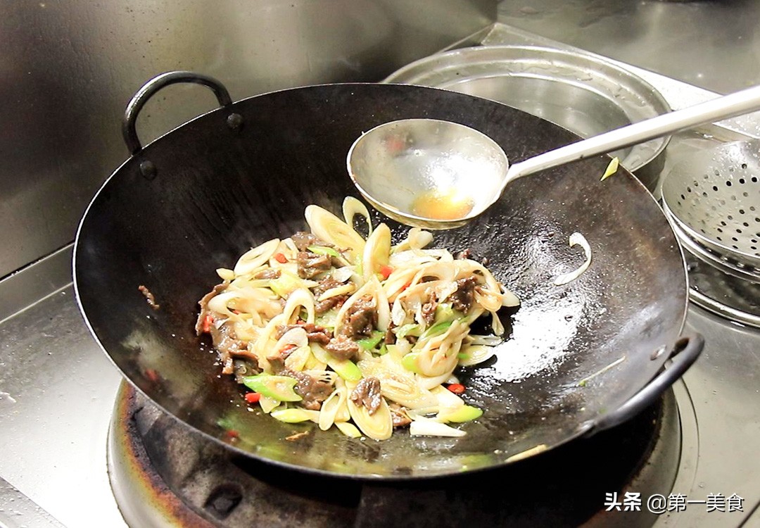 图片[11]-【葱爆牛肉】做法步骤图 关键腌制要入味 厨师长分享饭店腌制-起舞食谱网