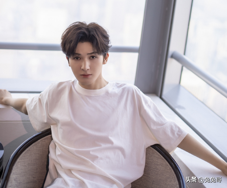 Zhu Zhengting is chased after the car follows pat, liu Ye is annoyed by the phone, star insanity vermicelli made from bean starch is more and more beyond the mark