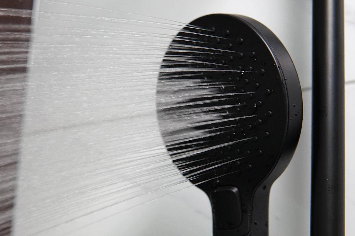 diiib大白多功能黑钻花洒带来淋浴新体验~洗澡爽翻