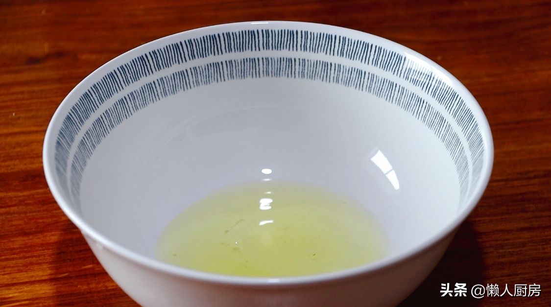 這是棉花糖的簡單做法，只需要4種食材，還可做雪花酥、牛軋糖