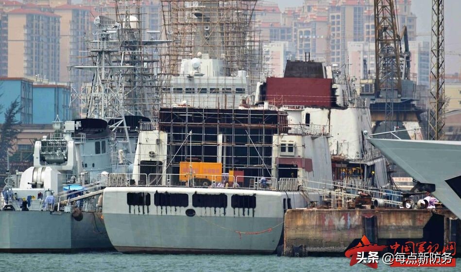 缝缝补补又三年：中国海军接连升级老军舰，054A和052C也凑热闹？