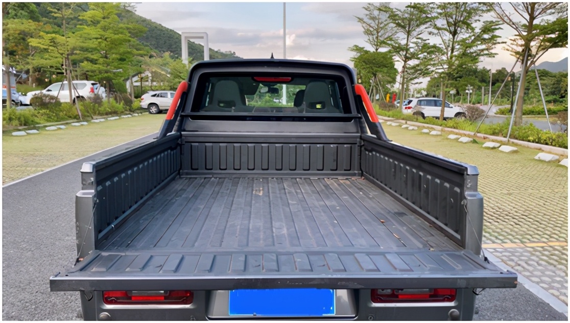 工作生活两不误，巨大货厢比SUV更实用，五菱征途创业利器