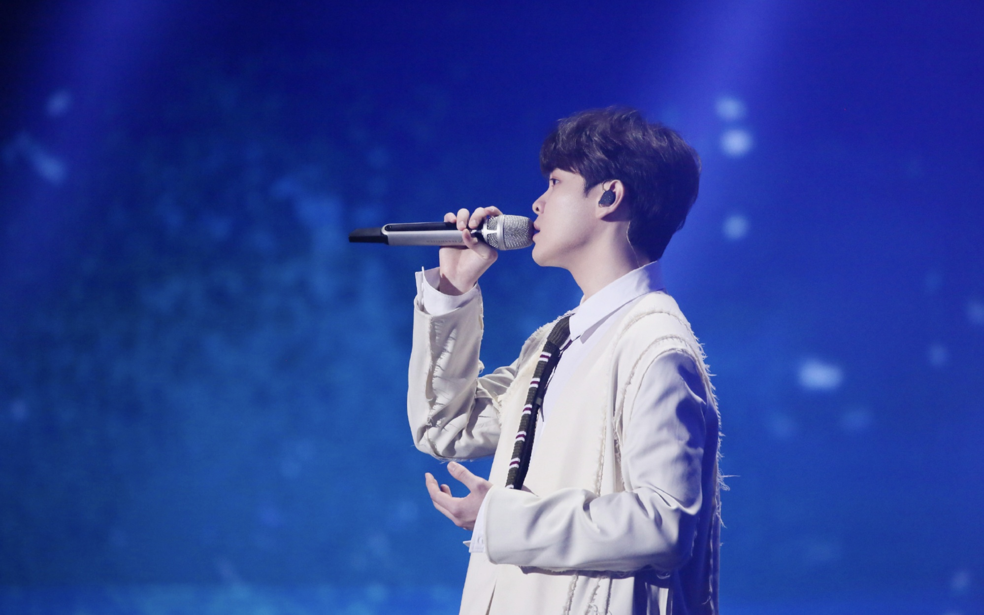 尤长靖：歌迷捧在手心的主唱大人，真的有丁太