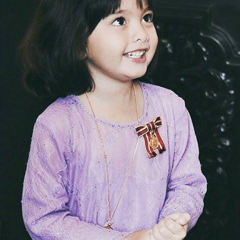 6岁马来西亚小公主爆红奶凶奶凶的可爱死了