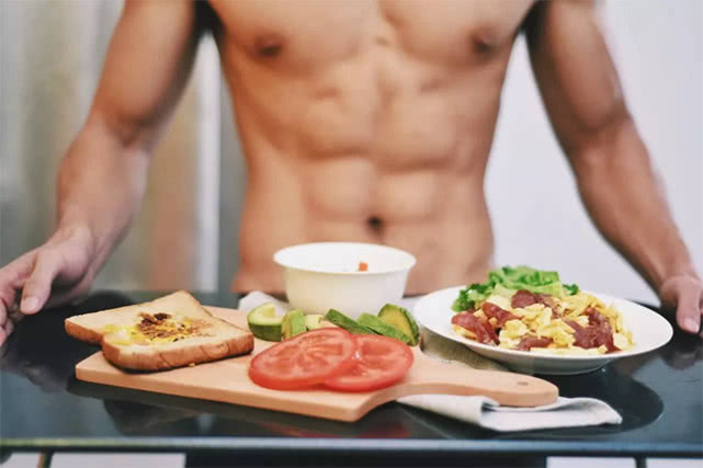 減脂餐食譜一日三餐的安排，不用做健身餐你也能吃出好身材來