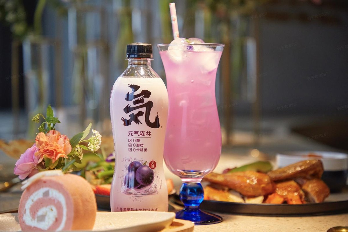 打工人放假前的狂歡預(yù)熱，來(lái)瓶元?dú)馍珠_(kāi)啟快樂(lè)前奏