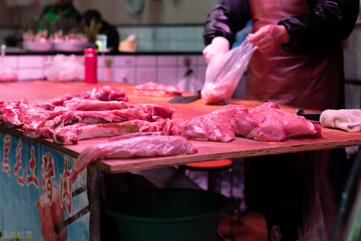 生猪行情“跳水”，肉贩子却不肯降价，究竟为何？