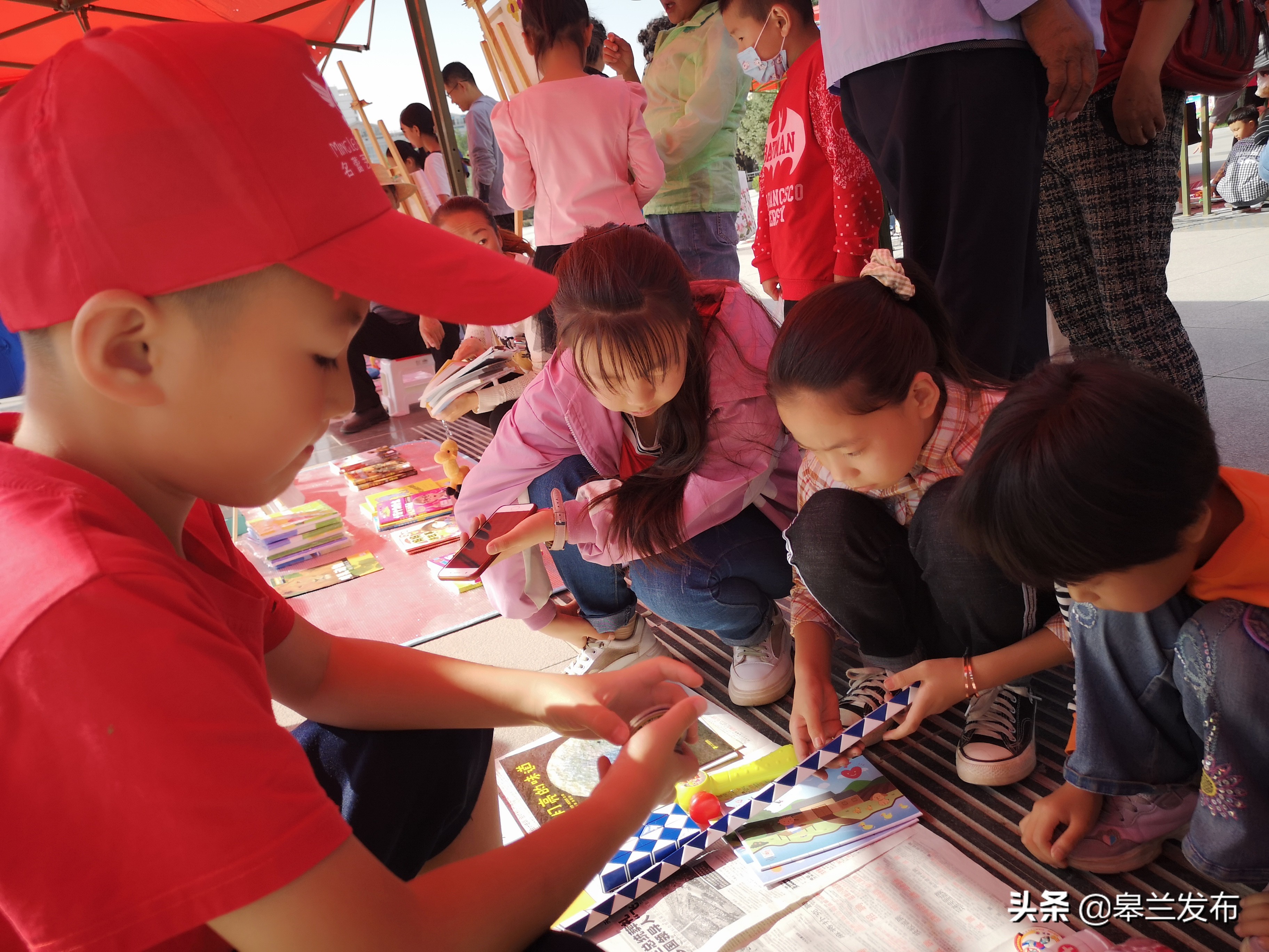 ��С���г������� �����Լ���С���������ʯ�������������չ��С���г�������������������������