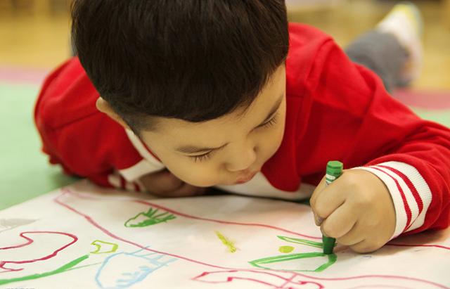 霍思燕和应采儿相反的育儿方式，孩子却同样优秀，因材施教很重要