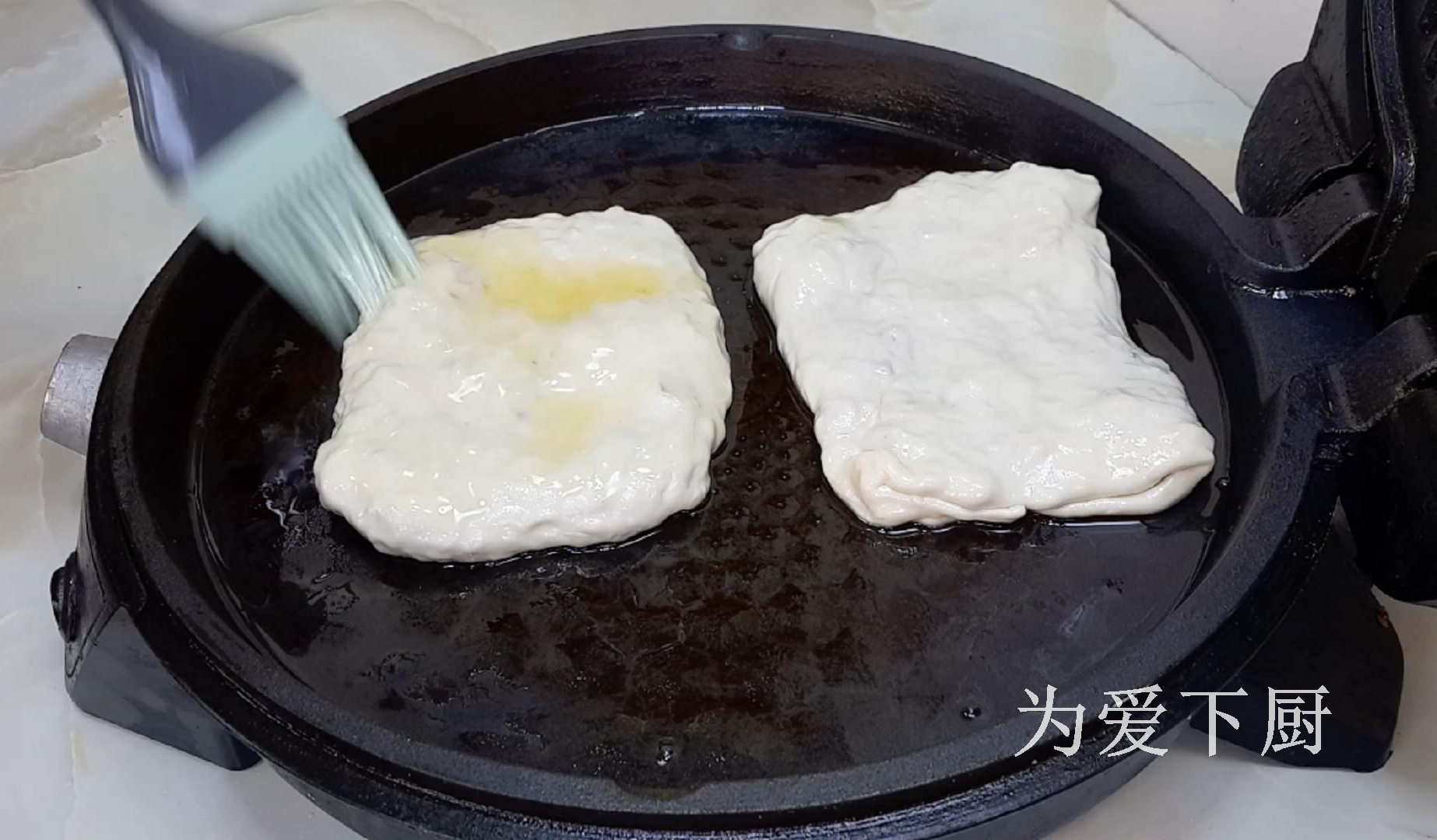 冬天白菜別燉著吃了，鍋裡烙一烙，比包子餃子還香，真的非常好吃