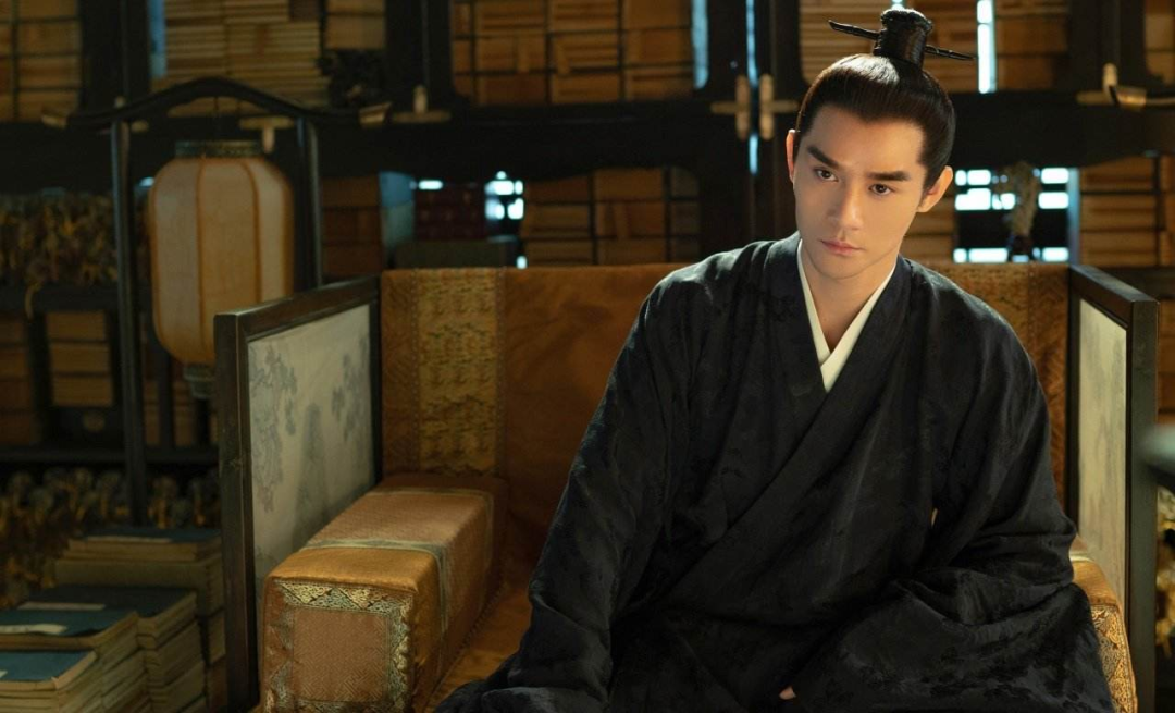 《清平乐》《猎狐》一番霸屏，但王凯离顶级演员还差一步