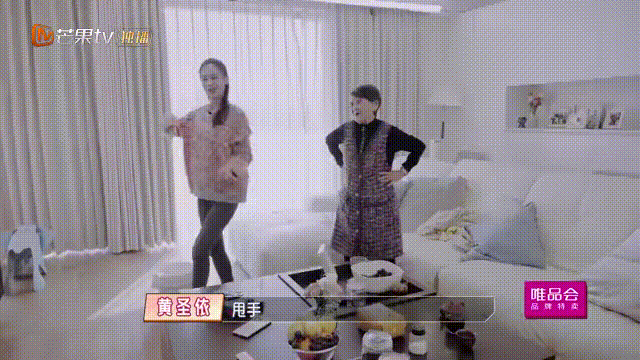 黄圣依的婆婆被网友夸赞，看完她做的这些事，我明白了