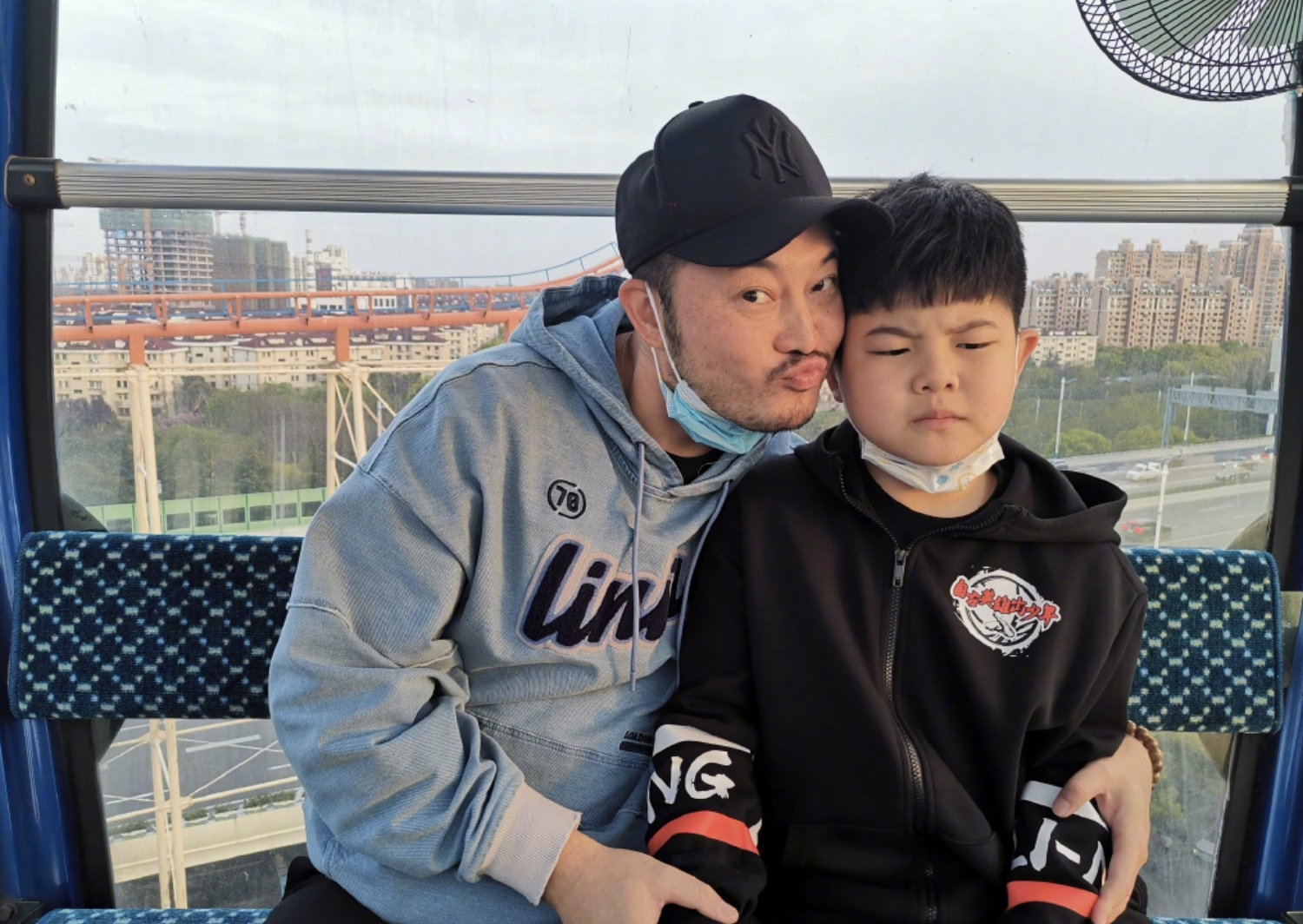 胡可曬與沙溢十年前後結婚證對比照，女方沒變，白展堂變李大嘴
