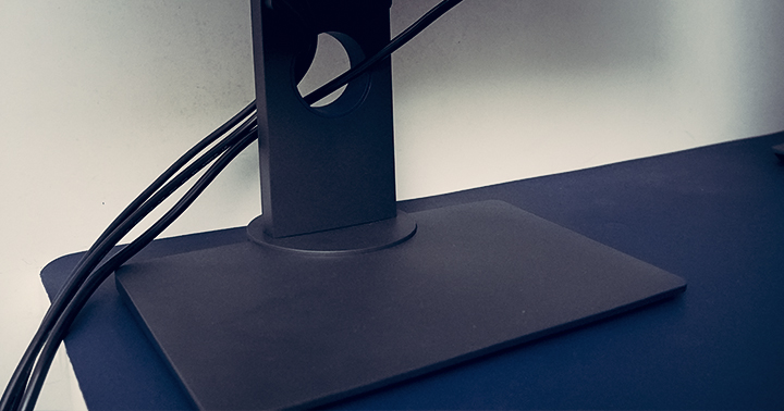 广色域显示器凭什么贵？明基sw240对比戴尔u2518dr使用体验