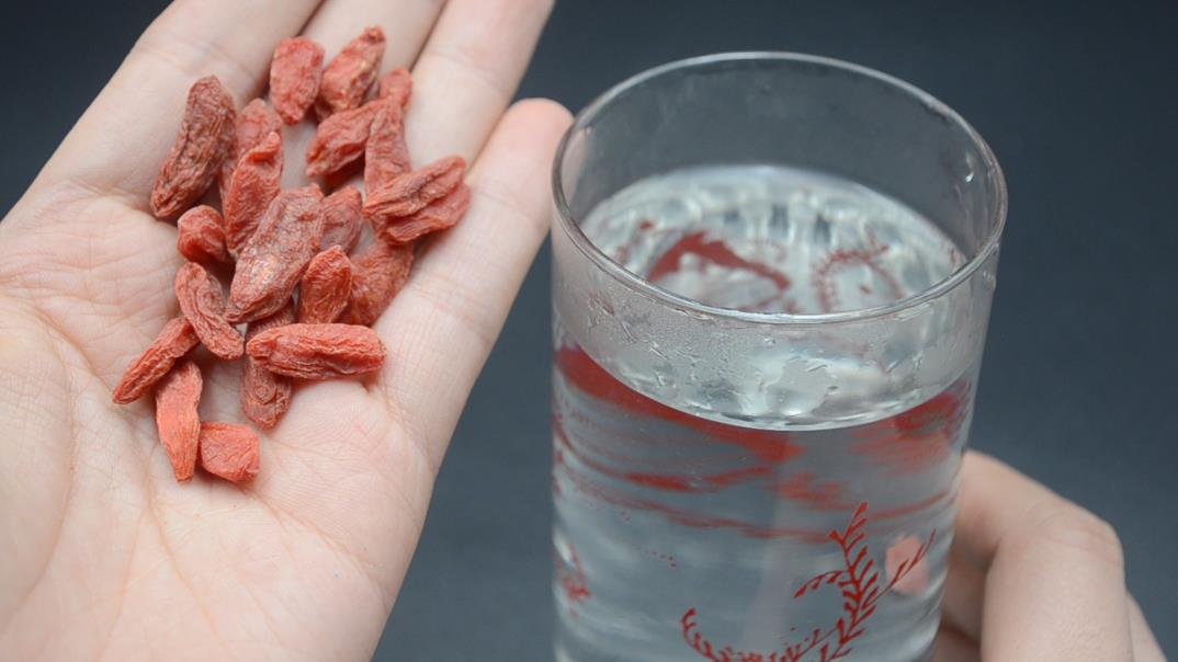 教你如何挑選優質的枸杞子，再也不怕買到劣質枸杞，看完長見識了