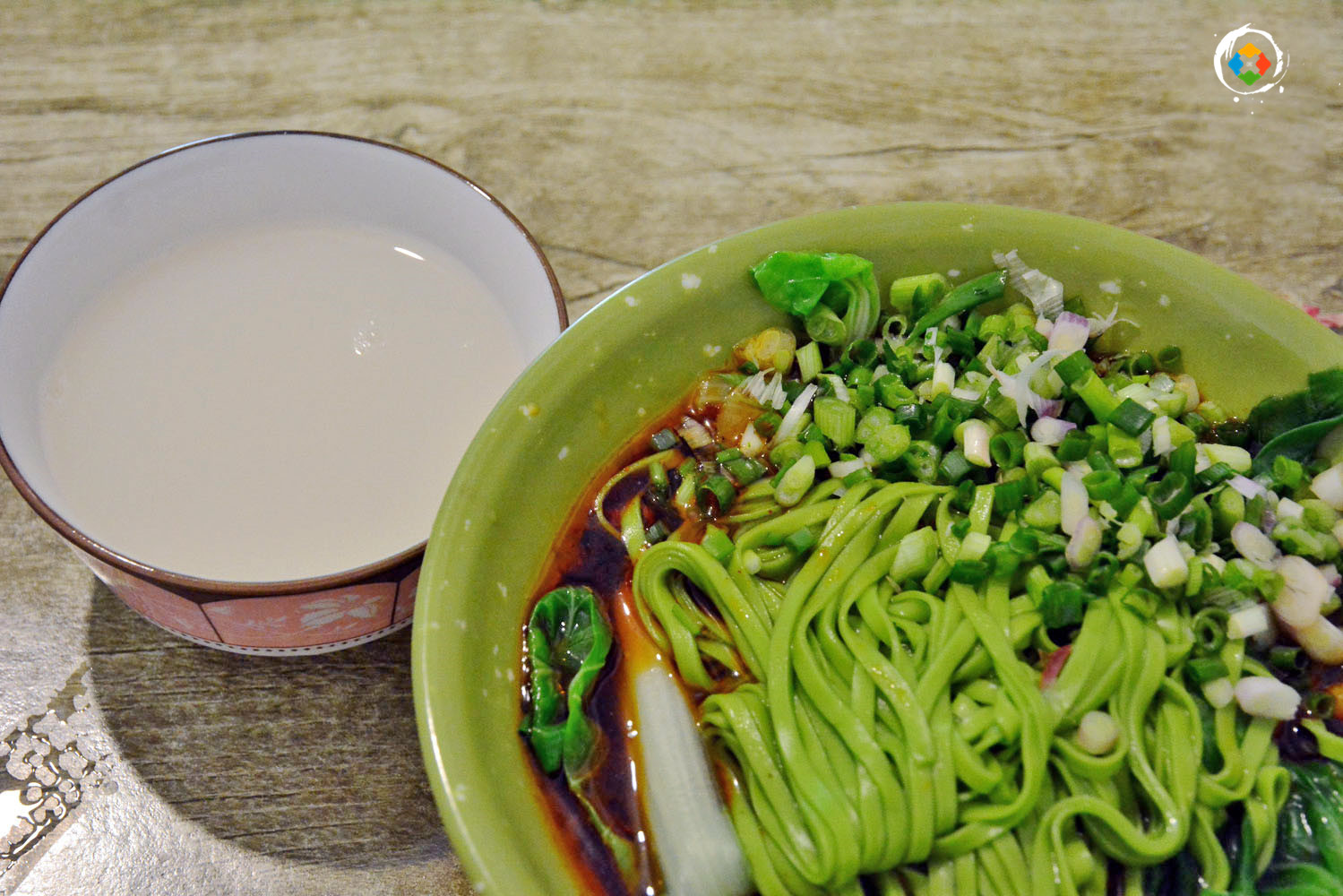 开启重庆人一天的小面，被带到全国各地，成为抚慰游子的良药