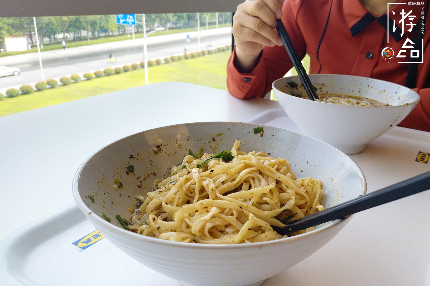 花52元吃重庆四碗“奇面”：15元的烧白面5片肉，北欧面3元最划算